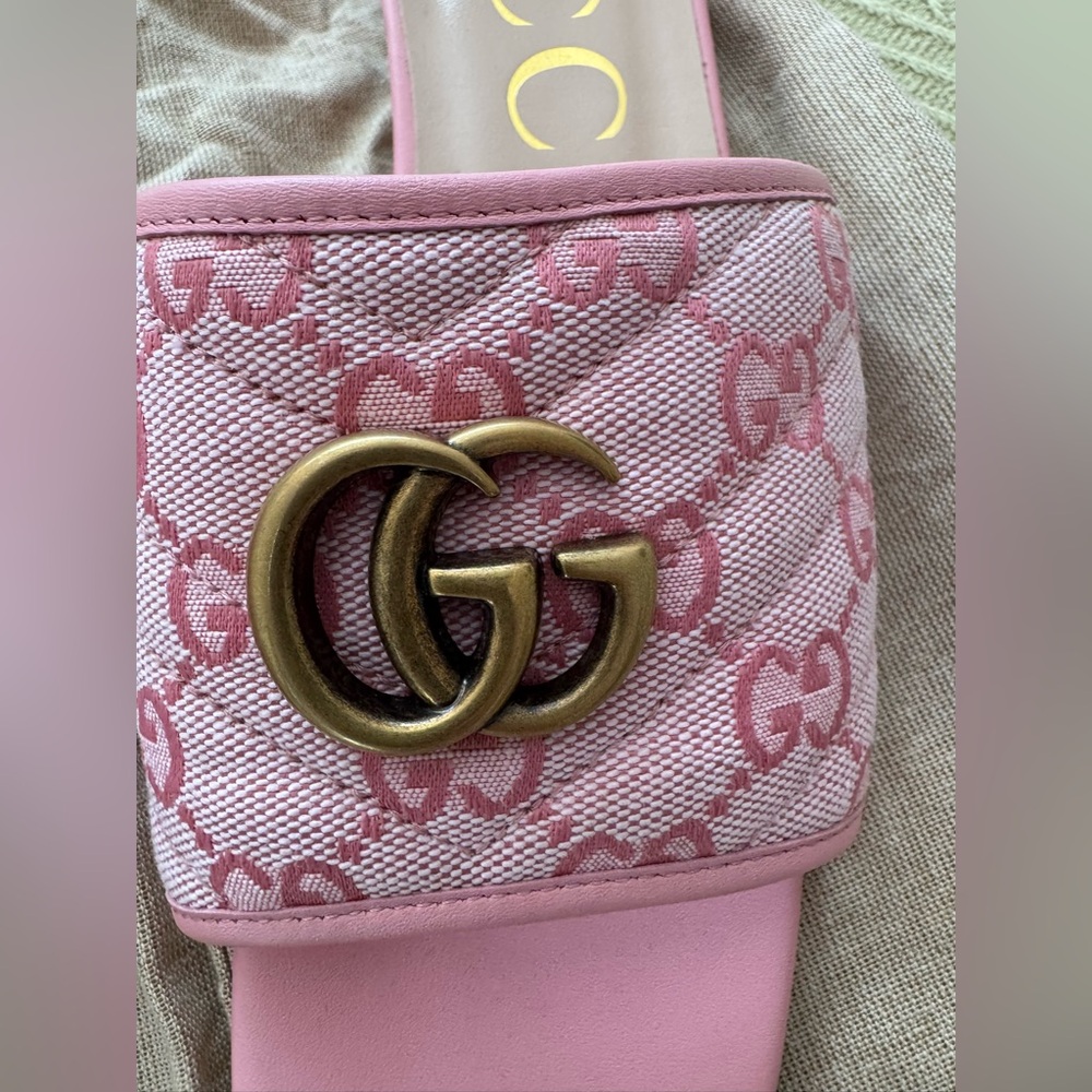 Gucci Pink GG Canvas Slide Sandals with Gold Double G Accent - Picture 3 of 15